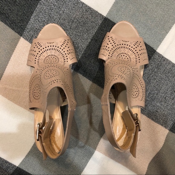 Vince Camuto Nude Open Toe Heels Size 8 - Picture 8 of 8